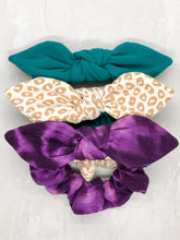 Load image into Gallery viewer, Scrunchies | Turquoise