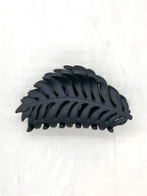 Load image into Gallery viewer, Leaf claw clip
