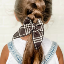Load image into Gallery viewer, Fern Bow | Onyx Plaid
